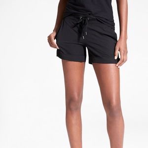 Black Athleta Midtown shorts! Size XS!!